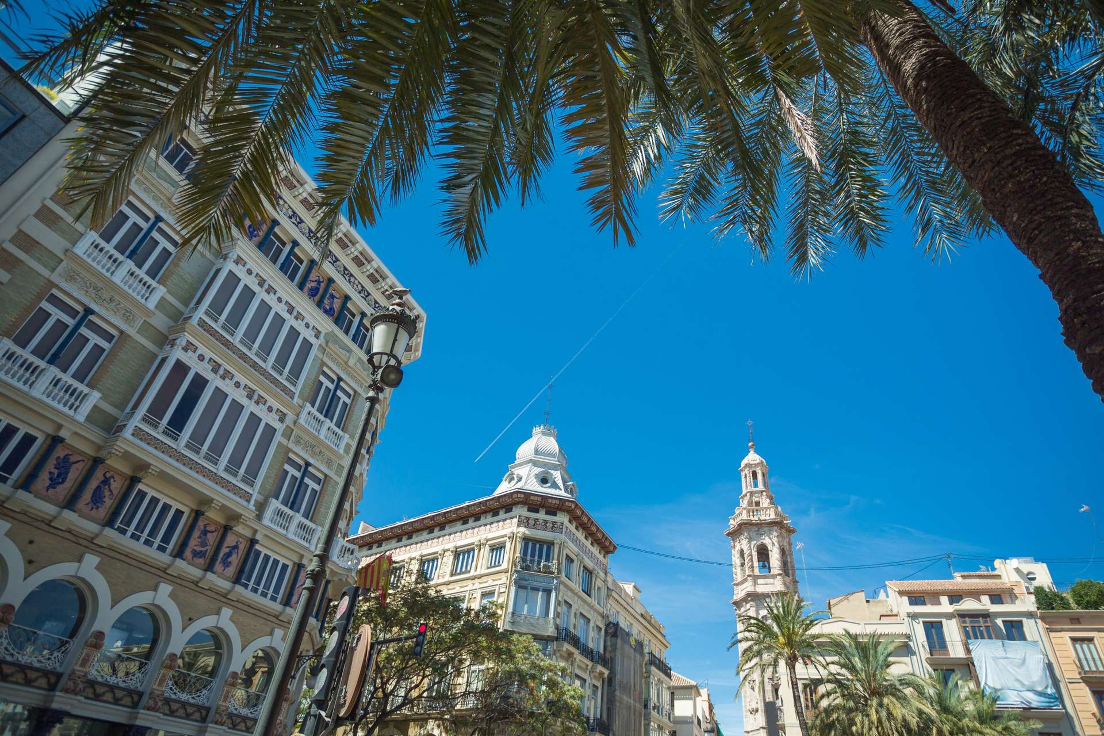 Spanje Valencia Casa Isla de Cuba and Santa Catalina tower church