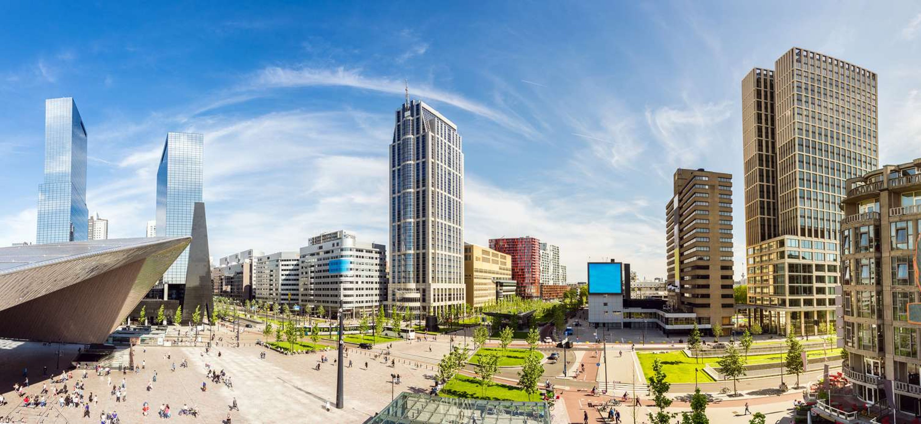 station rotterdam skyline